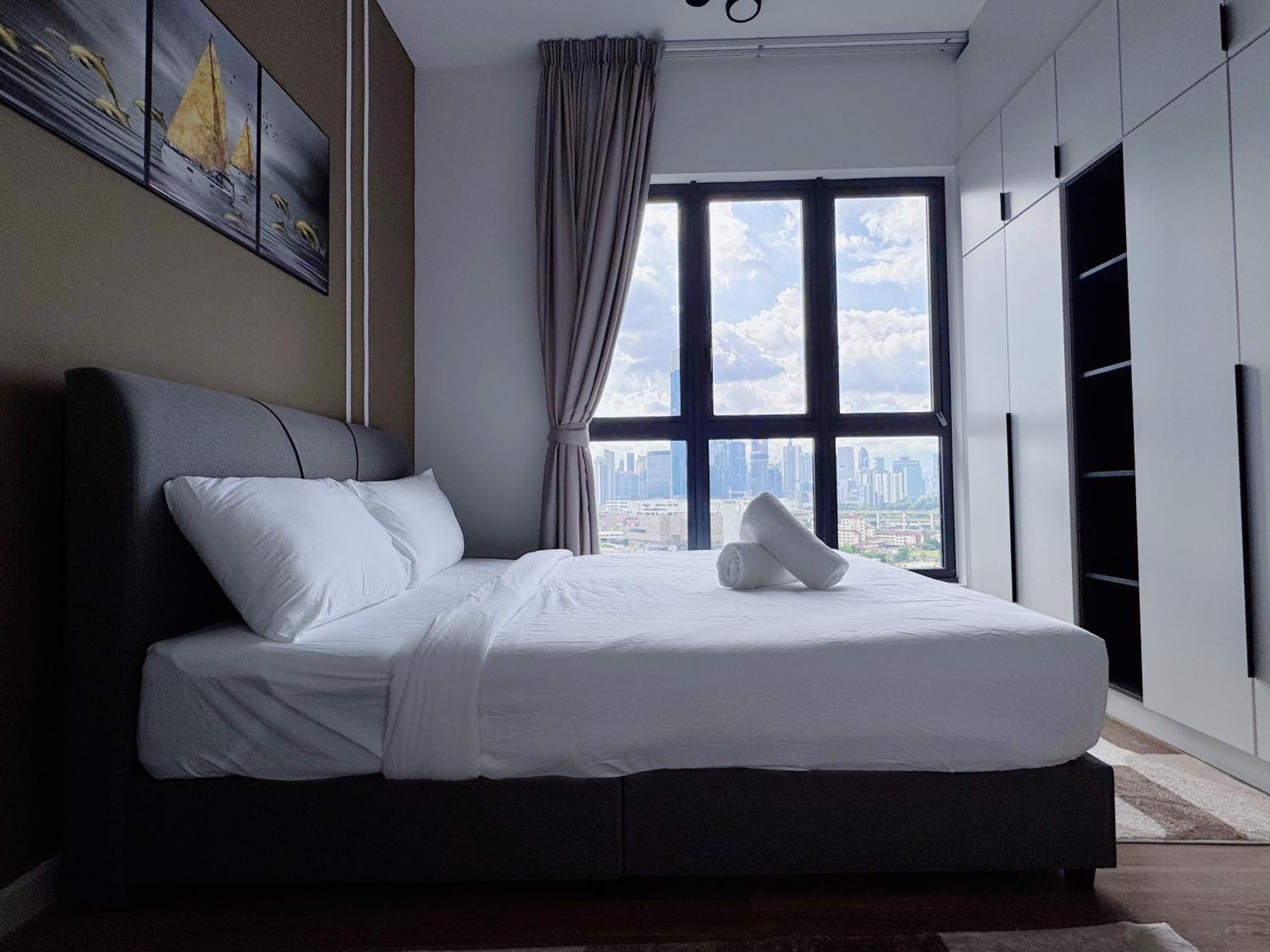 Sunway Velo Kl 2br By Whome Apartemen *